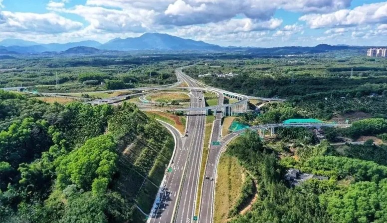海南省萬(wàn)寧至洋浦高速公路第二代建段環(huán)境保護(hù)、景觀(guān)及服務(wù)設(shè)施工程(項(xiàng)目名稱(chēng))